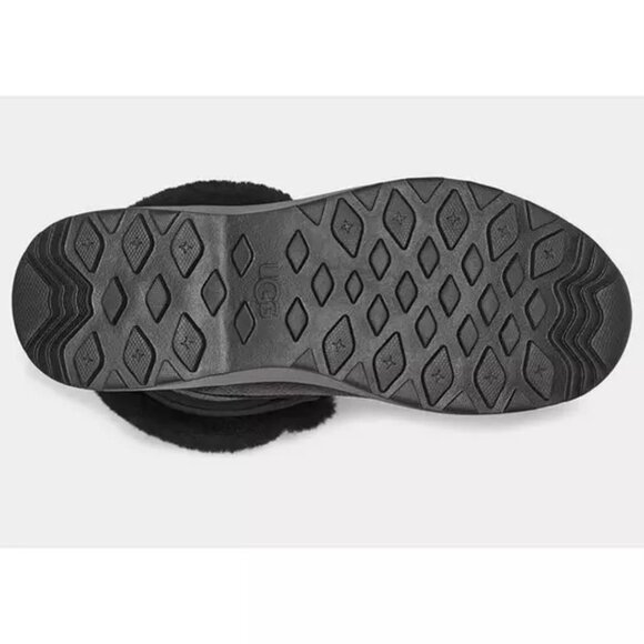 UGG Women's Adirondack III Boot BLACK - Picture 5 of 5